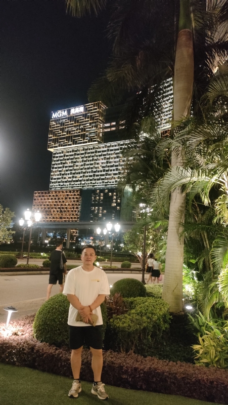 熟悉的身影的第一张照片--石家庄相亲服务中心