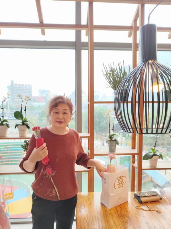 静香的第一张照片--石家庄相亲服务中心