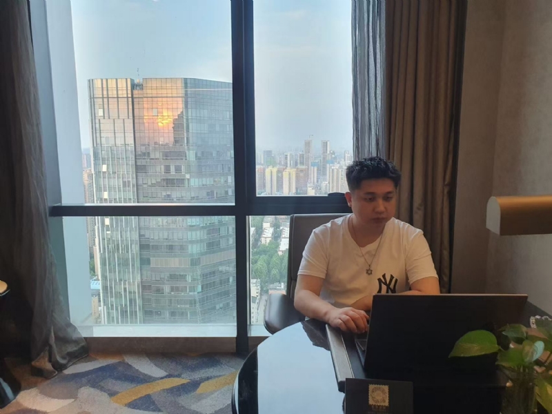 ying的第一张照片--石家庄相亲服务中心