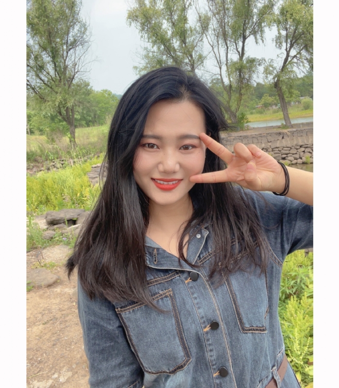 月亮的第一张照片--石家庄相亲服务中心