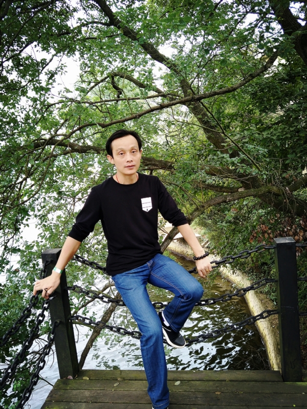 易进的第一张照片--石家庄相亲服务中心