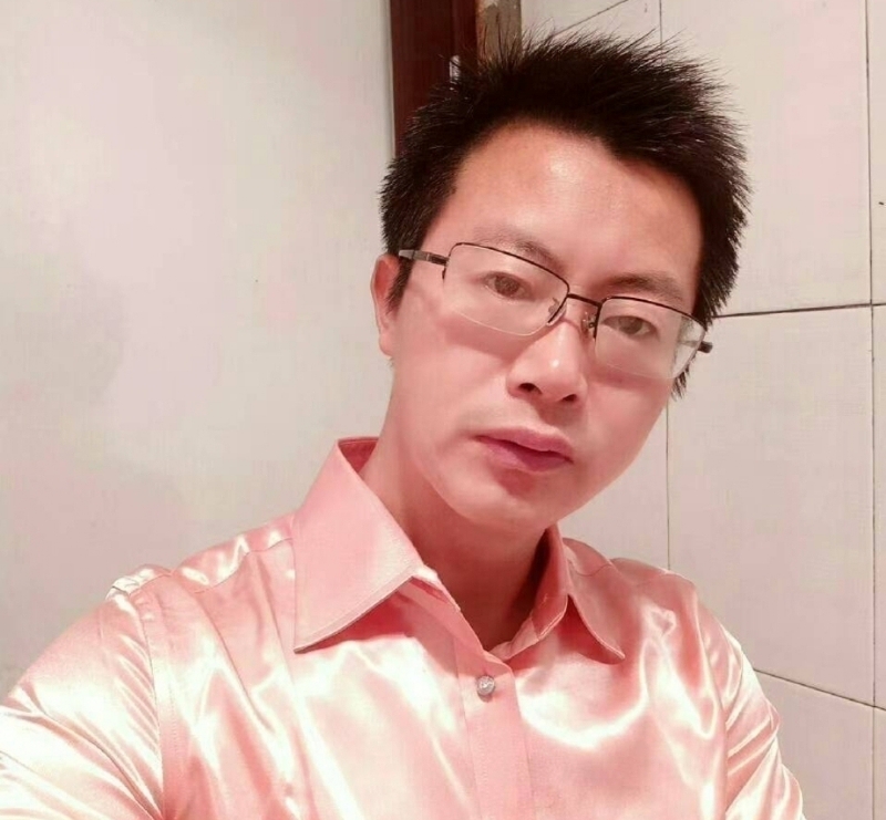 亮亮的第一张照片--石家庄相亲服务中心