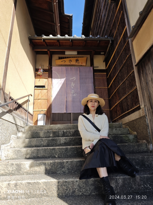 踱着方步的猫小姐的第一张照片--石家庄相亲服务中心