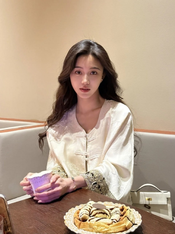 Anna的第一张照片--石家庄相亲服务中心