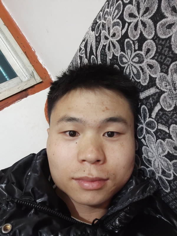 麒麟区幼儿园扛把子的第三张照片--石家庄相亲服务中心