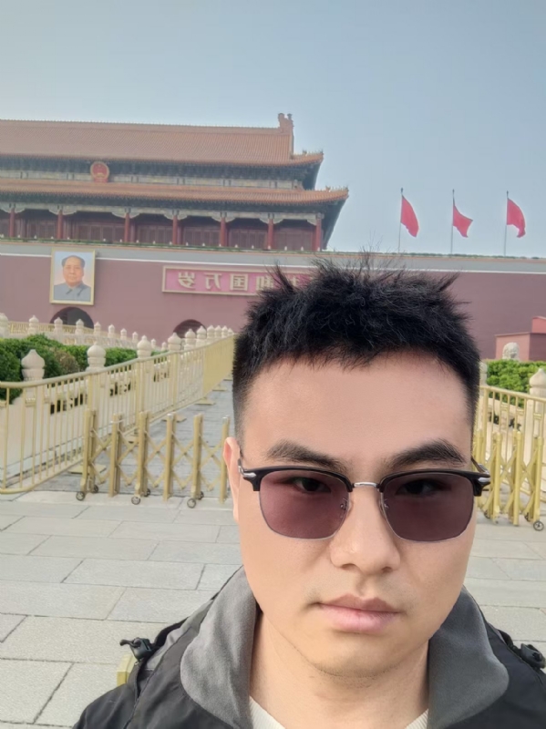 喧嚣的风的第一张照片--石家庄相亲服务中心