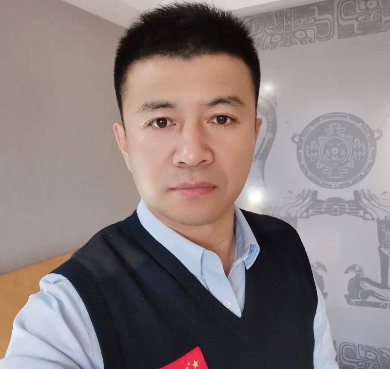 生在红旗下的第一张照片--石家庄相亲服务中心