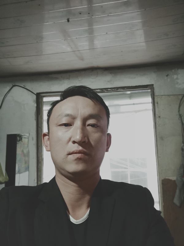 放弃爱你的第一张照片--石家庄相亲服务中心