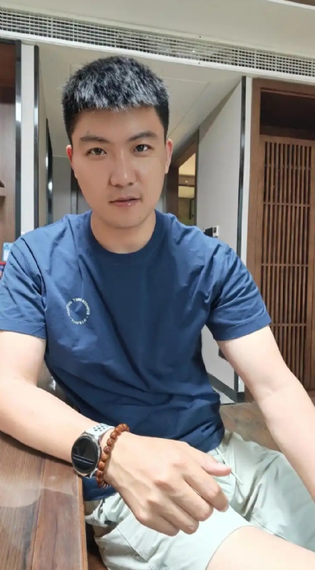 大鹏展翅的第一张照片--石家庄相亲服务中心