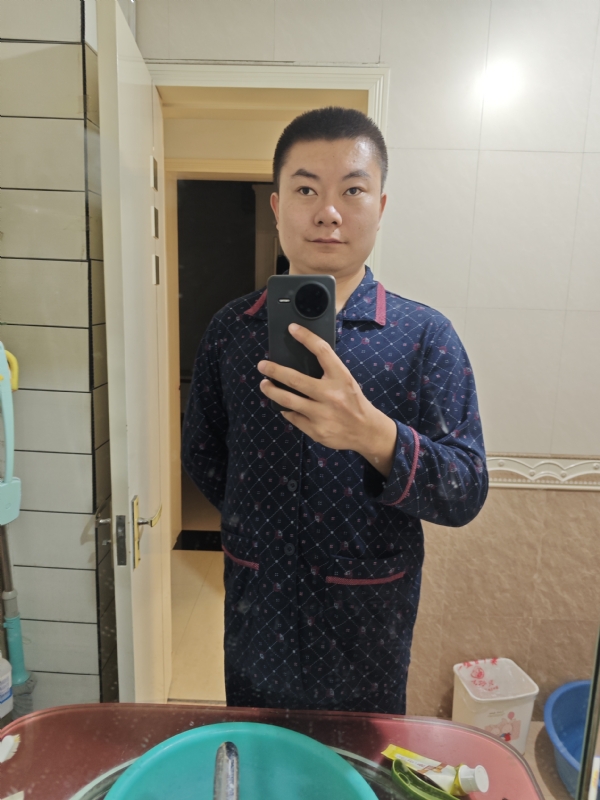 迷迷糊糊的第一张照片--石家庄相亲服务中心