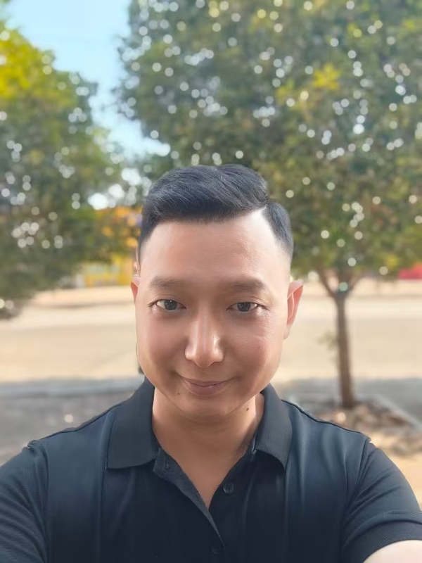 巷子里的猫的第一张照片--石家庄相亲服务中心