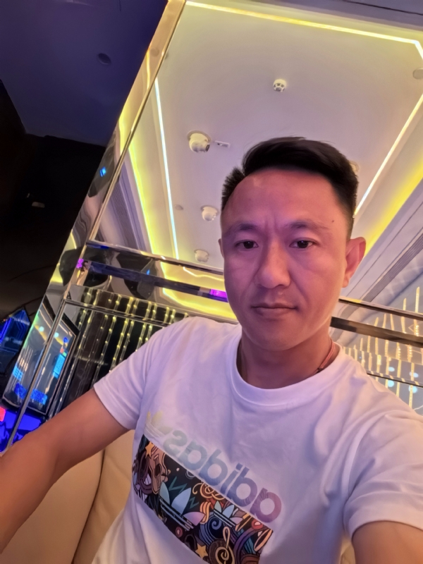 辞岸的第二张照片--石家庄相亲服务中心