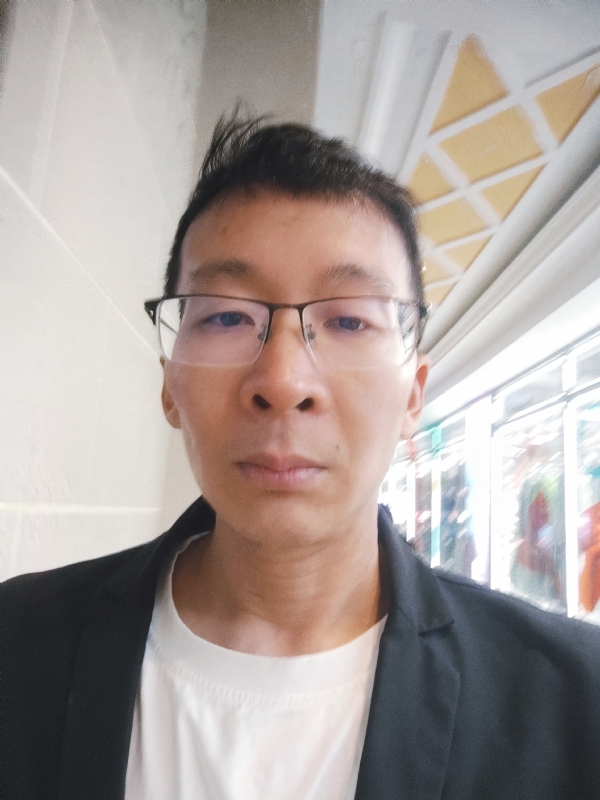 欣欣向荣的第一张照片--石家庄相亲服务中心