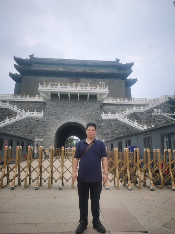 伟哥的第一张照片--石家庄相亲服务中心