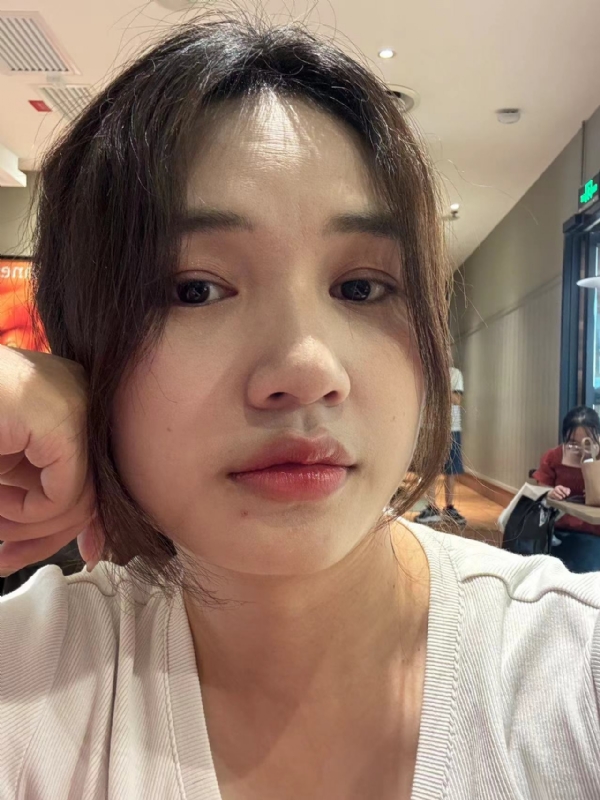 粉墨的第一张照片--石家庄相亲服务中心